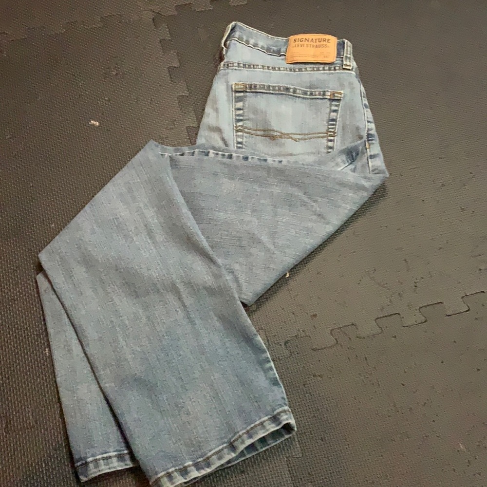 Signature Levi Strauss Blue Jeans Size 32x32